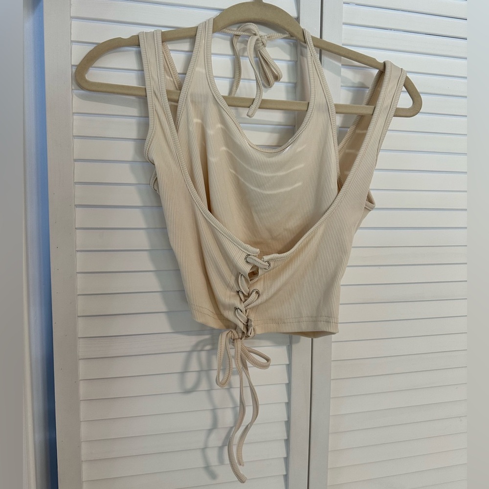 Fun beige crop top from Cider size small